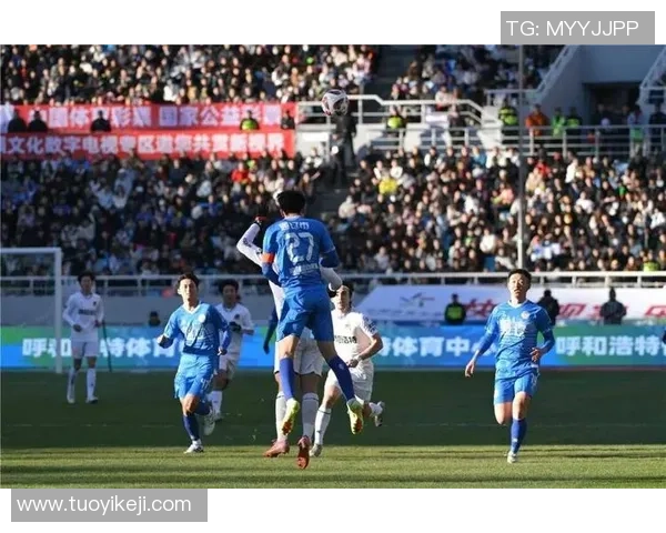 蓝色球星队的荣耀与征途:足球传奇背后的奋斗与梦想