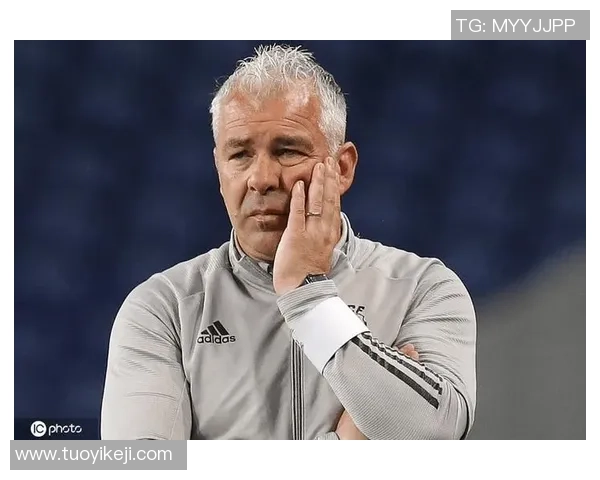 足球三大球星之一突然去世震惊世界 球迷纷纷悼念传奇人物永载史册